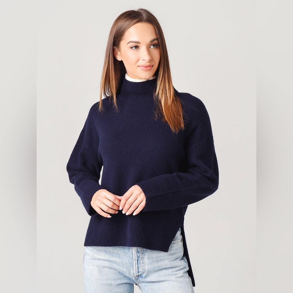 FRAME Denim Women’s High Low Boxy Sweater Size M